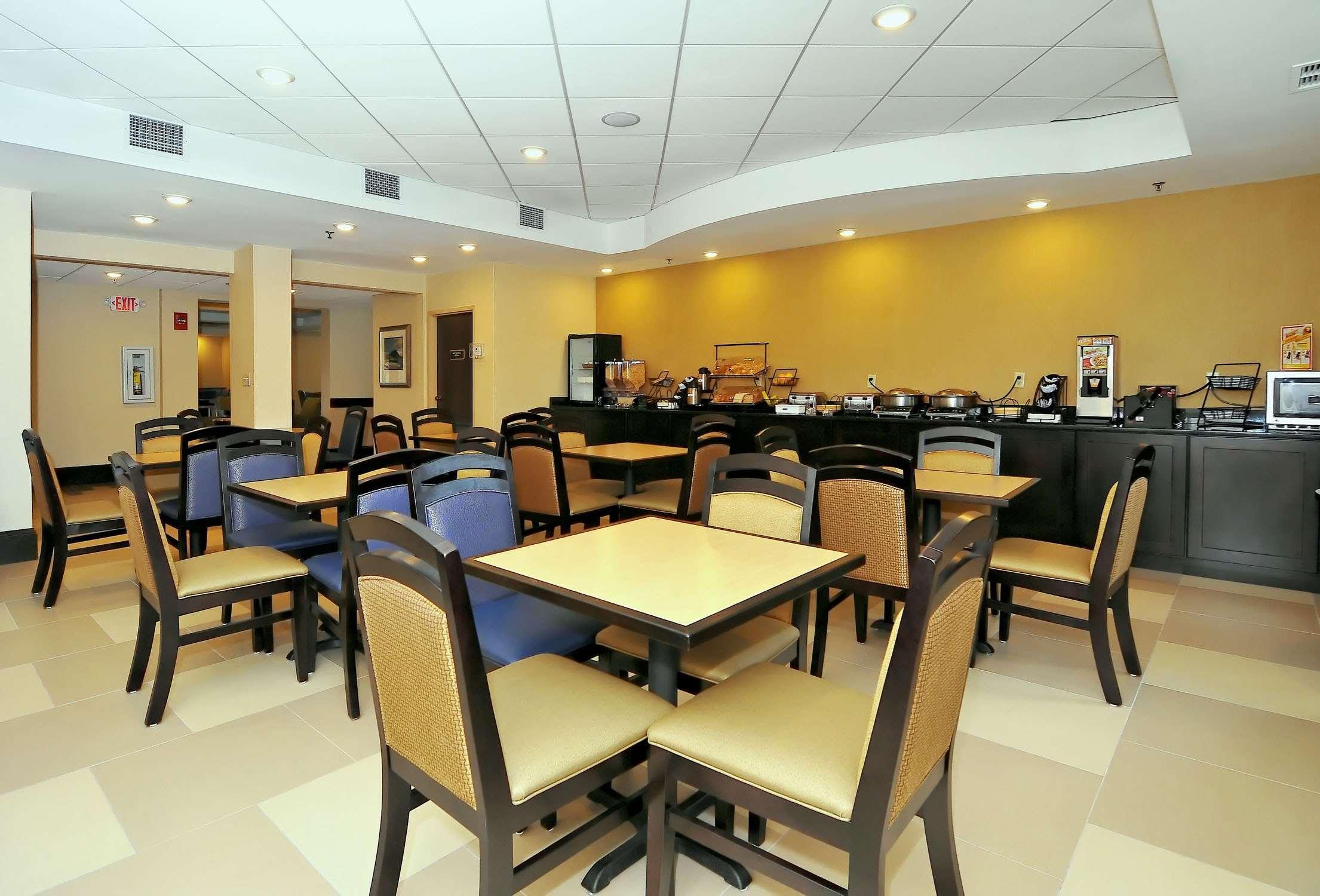 Holiday Inn & Suites Columbia Northeast By Ihg Dentsville Restaurant photo